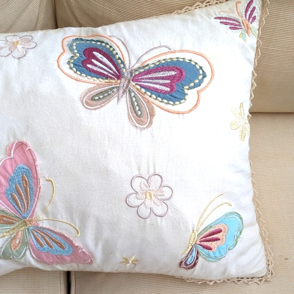 applique decor pillow - Picture 2 of 5